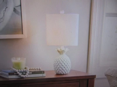 Hampton Bay Sutton 16,5 pulgadas Lámpara de mesa de piña blanca con pantalla de tela blanca Foto 1 de 4