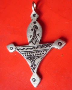 Moroccan fibula hand engraved  pendant L5 cm - Picture 1 of 6