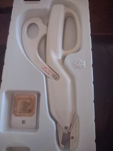 CORDLESS POWER SCISSORS - Picture 1 of 7