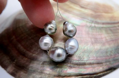 AA+ 5 BEAUTIFUL TAHITIAN CULTURED PEARLS -RARE VIVID NATURAL COLORFUL PEARLS - Image 1 of 4