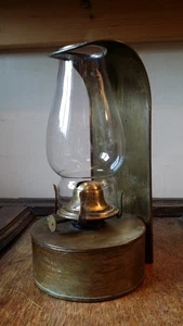 ANTIQUE / VINTAGE BRASS HANGING WALL OIL LAMP SCONCE - Picture 1 of 14