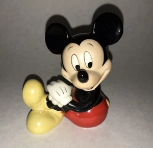 Disney Topolino seduto statuina ceramica Cina vintage 3 1/2 pollici - Foto 1 di 4
