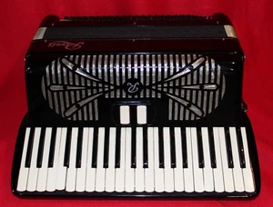 Rivoli SONOLA ITALY ACCORDIAN Near Mint Condition With Case - Picture 1 of 19