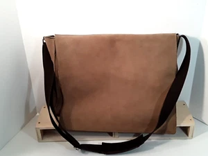 Vintage Banana Republic braune Wildleder Umhängetasche Messenger Bag 15x13 Laptop Unisex - Bild 1 von 19