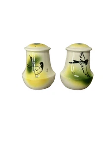 VTG Mid Century Hand Painted Ceramic Bird Yellow Green Japan Salt & Pepper Shake - Picture 1 of 9