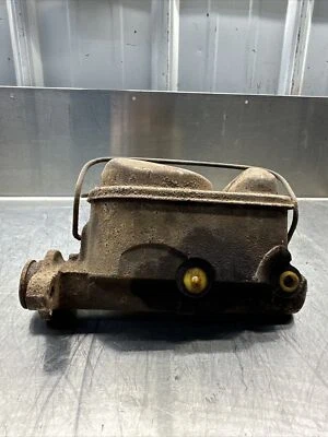 1981 1982 1983 Ford Pickup F250 Master Cylinder 8501 GVW Original Vintage Foto 1 de 4