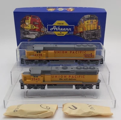 Athearn 2221 HO UP SD40-2 Powered & Dummy GP-50 Diesel Locomotive Set EX/Box - Image 1 of 4