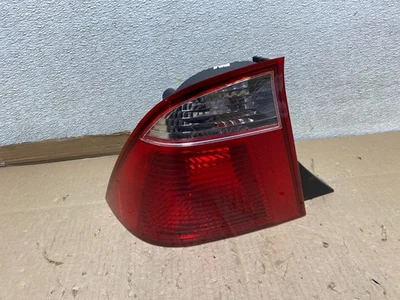 Luz trasera izquierda del lado del conductor Ford Focus 2005 2006 2007 sedán OEM U6776 DW Foto 1 de 4