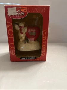 Coca-Cola, Mini Clock Polar Bear Drinking Coke Next To Red Heart - Imagen 1 de 2