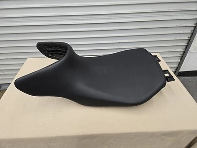 Asiento de conductor bajo BMW para 2014-2018 R1200R-RS.  *NUEVO* Parte #52538534317 Foto 1 de 4