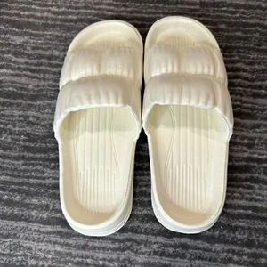 Womens 8 Water Shoes Slides Slippers Shower Shoes Non Slip Soft Sandals White - Picture 1 of 10