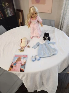 Retired Caroline American girl doll with Accessories in Mint condition - Picture 1 of 1
