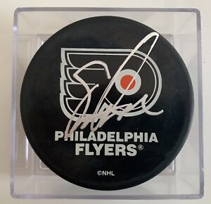 Eric Lindros Philadelphia Flyers Signed Autographed NHL Hockey Official Puck
