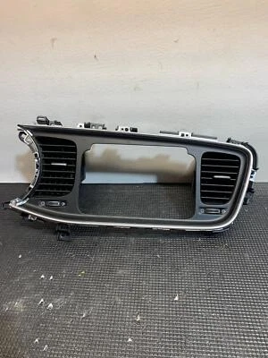 2014 2016 KIA OPTIMA CENTER DASH RADIO BEZEL TRIM W/AIR VENTS OEM Foto 1 de 3