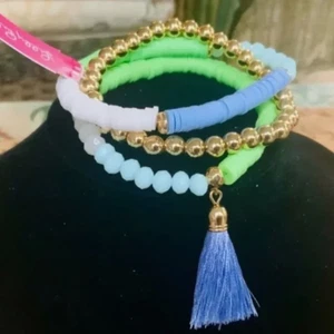 LILLY PULITZER NWT 🩷 3 pc TASSEL BRACELET TRIO - STRETCH “HI THERE SUMMER-BLUE - Picture 1 of 6