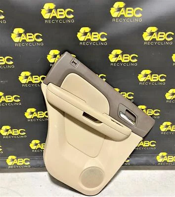 2007-2009 GMC Yukon Left Rear Door Trim Panel - Imagem 1 de 4