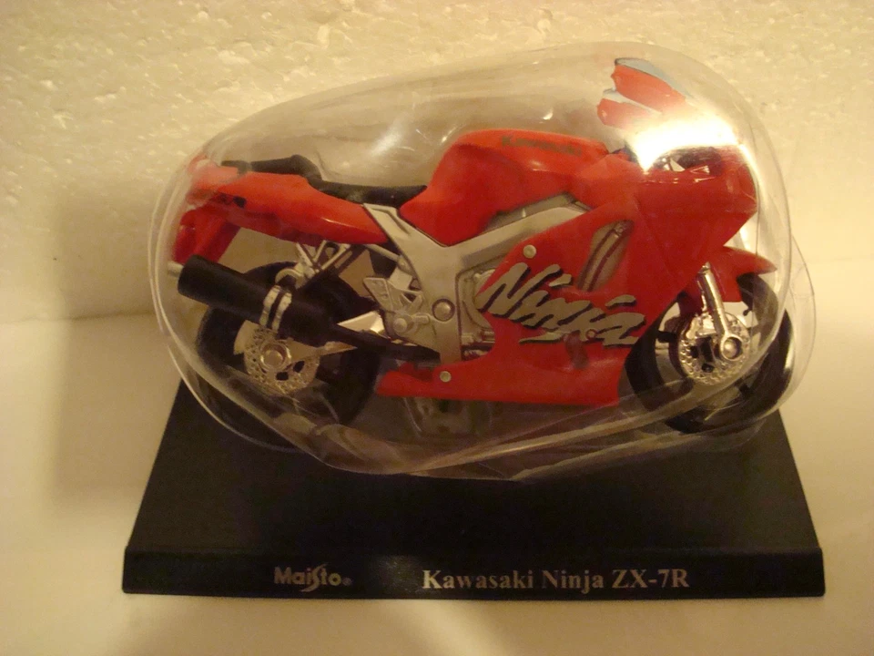 Kawasaki Ninja ZX 7 R  ROT  1:18 MAISTO Bliesterverpackung - Bild 1 von 1