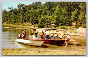 Vintage Postcard C7, Boating On Lake Of The Ozarks. - Picture 1 of 2
