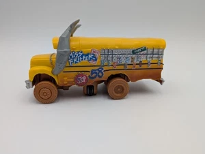 Disney Pixar Cars 3 Crazy 8 Crashers Miss Fritter Fahrzeug Matschreifen Schulbus - Bild 1 von 19