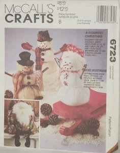 McCalls Crafts Pattern 6723 Country Natale Babbo Natale bambole pupazzi di neve non tagliati - Foto 1 di 2