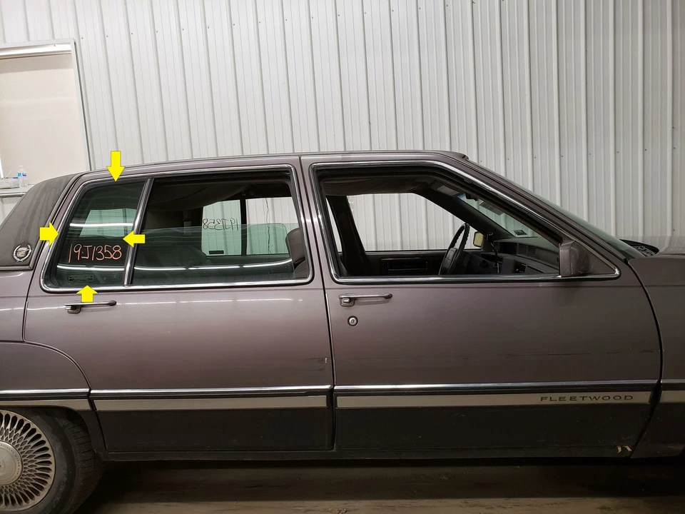 Cadillac Fleetwood 1992 4 puertas ventilación trasera pasajero puerta derecha ventana de vidrio solamente Foto 1 de 1