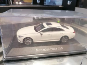 Norev 1/43 Mercedes CLS C257 Designo Diamond White Bright Box Dealer Edition - Foto 1 di 7