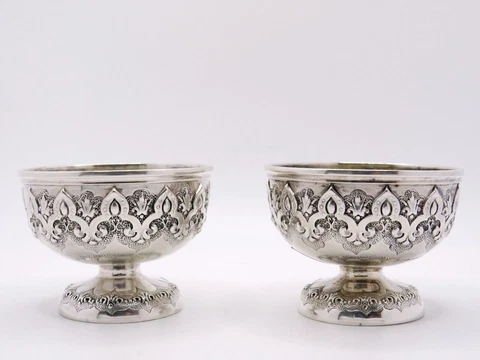 Pair Antique Victorian Sterling Silver Salt & Pepper Cellars Fully Hallmarked Cover