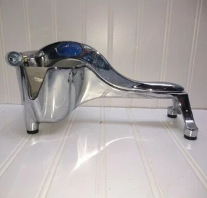 Saladmaster Citrus Juicer Manual Hand Press Fresh Fruit Juice Maker - Picture 1 of 7