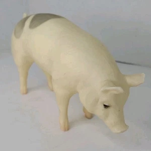 Figura de juguete Breyer “Jasper the Market Hog” de colección #355 cerdo animal granja - Imagen 1 de 15