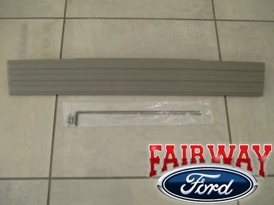 09 - 10 F150 OEM Genuine Ford Tailgate Flex Step Top Center Molding KING RANCH Foto 1 de 4