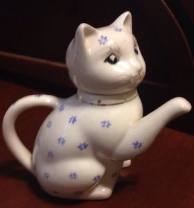 Vintage Chinese Collectible Ceramic Blue & White Cat Teapot - Picture 1 of 4