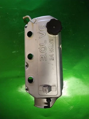 00-05 Mitsubishi Dodge Eclipse Galant Stratus Sebring 3.0 V6 RH VALVE COVER - Image 1 of 2