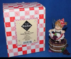 My Little Kitchen Fairies "GRAPE STOMPER FAIRIE" 2009 Enesco - EC - Picture 1 of 7