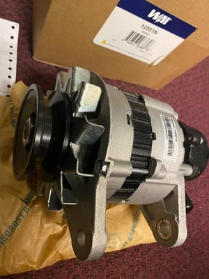 Wai 12551N Alternador Regulador Interno/Ventilador Externo 30 Amp/24 Voltios, Cw, 1 Foto 1 de 4