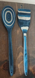 Set cucchiaio e tornitore in legno Pakka per timo e tavolo blu - Foto 1 di 7