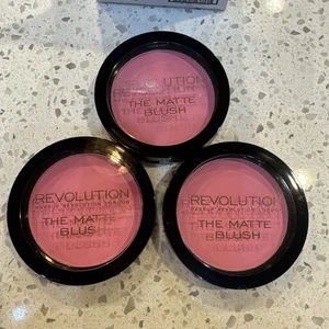 3 Revolution The Matte Blush Powder - Divine - 0.31 oz - Bild 1 von 4