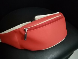 banane lacoste rouge