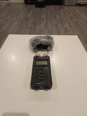 TASCAM DR-40 Linear PCM Digital Recorder - Image 1 of 4