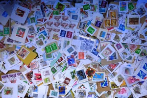 BRITISH COMMENWEALTH MISSION I Mischung / Kiloware auf Papier. 1 lb. (454 Gramm) - Bild 1 von 1