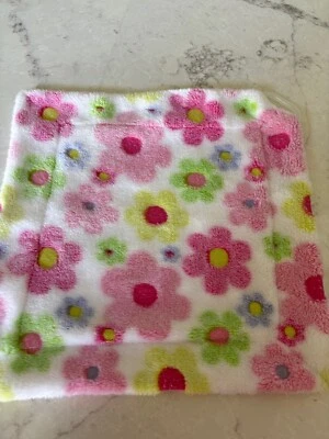 Cobertor de segurança macio Stephan Baby estampa rosa flores cetim costas carrinho anel - Imagem 1 de 2