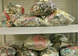 Jewelry Vintage Modern Huge Lot Craft Junk & Wear Resale Over One 1 Full Pound - Picture 1 of 12