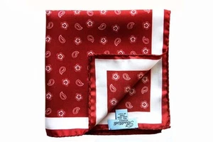 Battisti Cuadrado de Bolsillo Rojo con Paisley Blanco, Pura Seda - Imagen 1 de 2