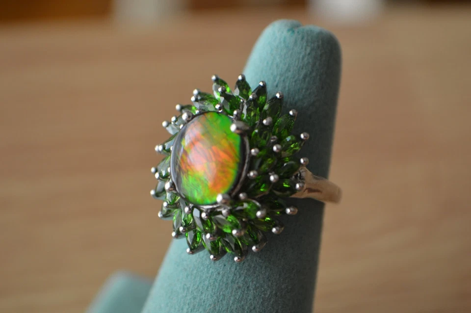 Anillo de cóctel canadiense ammolita/diopsido cromado platino sobre plata fina talla 6 Foto 1 de 4