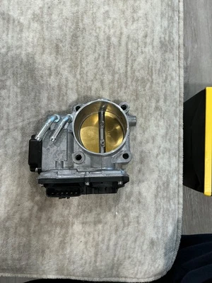 Throttle Body for Acura TSX 2009-2014 ILX 2013-2015 Honda Accord 2008-2012 2.4L - Image 1 of 2