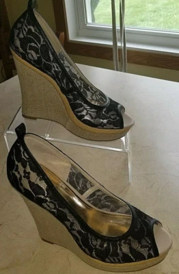 Jennifer Lopez black and beige wedged high heel slip-ons shoes 10 M in Beautiful - Image 1 of 4