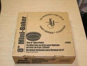 THE PAMPERED CHEF Family Heritage Collection 8" Mini-Baker #1470 NEW OPEN BOX - Picture 1 of 9