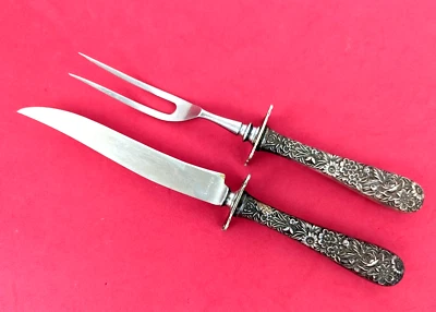 Juego de 2 tenedores y cuchillos para tallar carne Kirk & Son Repousse de plata de ley S Foto 1 de 4