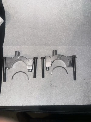 04-09 Honda Crf 250r Camshaft Holders With All Hardware - Image 1 of 4