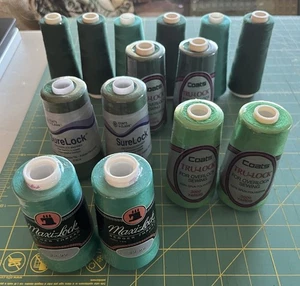 Lot Of Serger Thread 3000 Yard 100% Polyester Thread Greens 8 New 6 Open - Picture 1 of 10