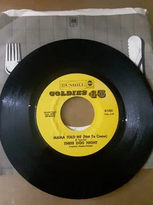 Three Dog Night: Mama Told Me (Not To Come) / Feeling Alright. 7"-45 rpm. Mint. - Image 1 of 2